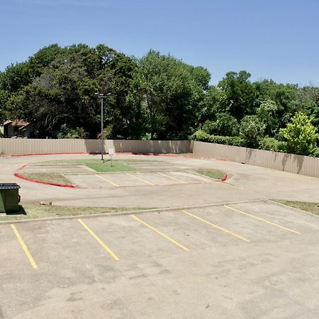 Executive Inn Of Arlington, Near At&T Stadium Экстерьер фото