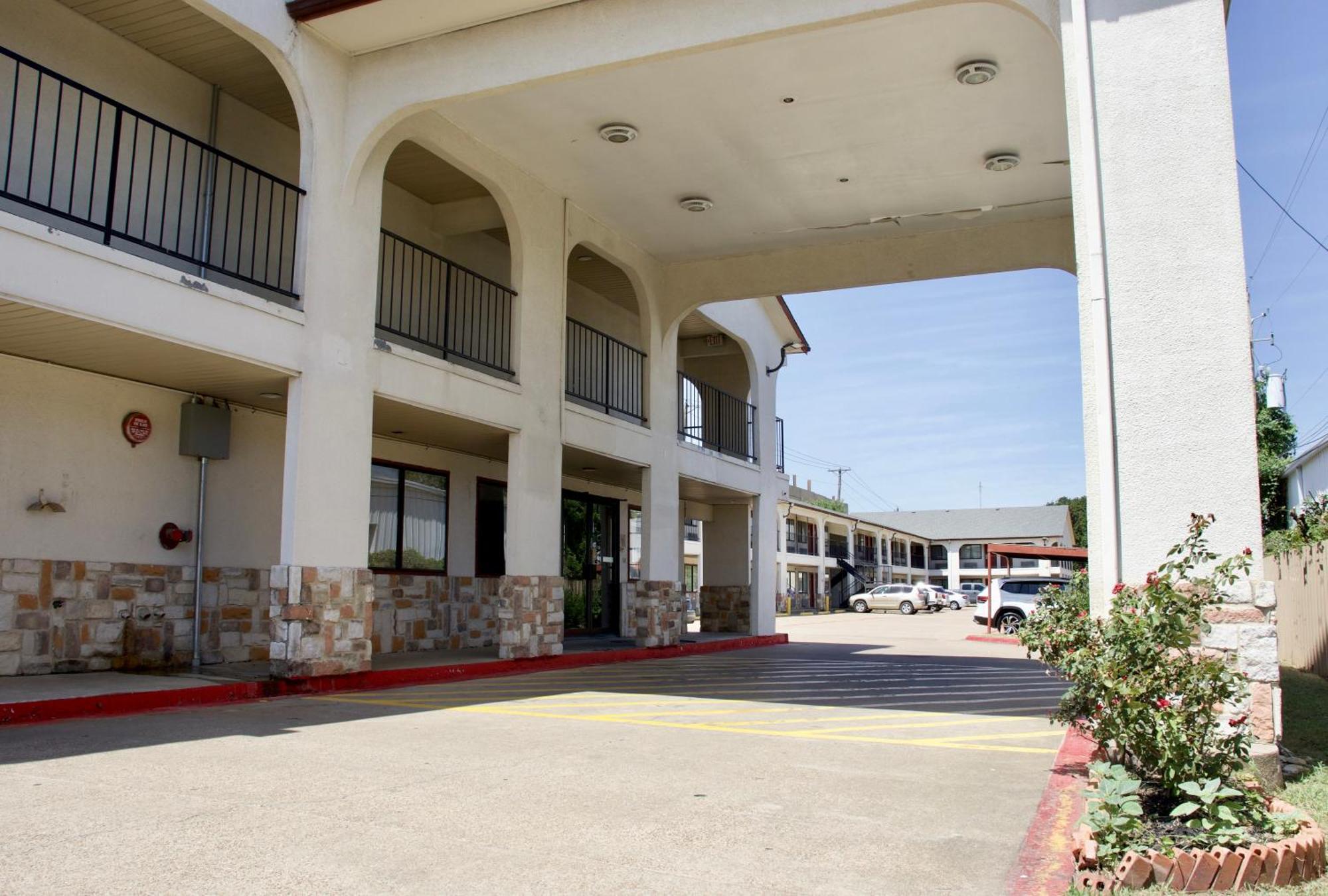 Executive Inn Of Arlington, Near At&T Stadium Экстерьер фото